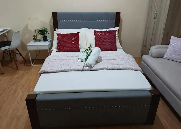 Apartment Paradise In Pinas Manila